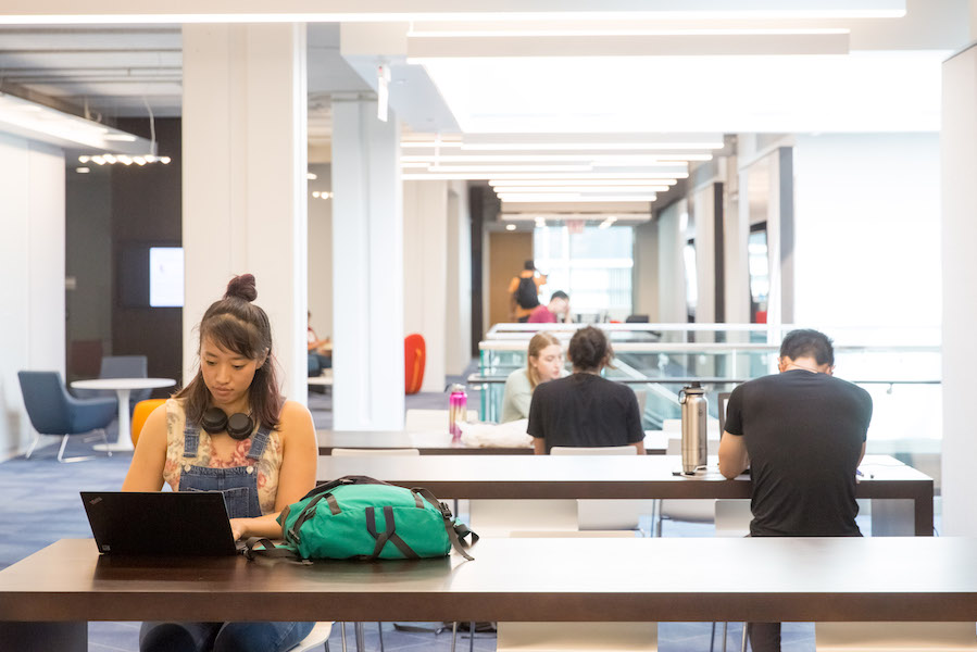 Students work at the John Crerar Library Building. (Photo by Colin Lyons)